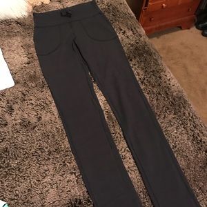 Lululemon Black Skinny Groove Pants w Pockets